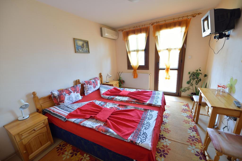 Family Hotel Varusha Veliko Tarnovo Room photo